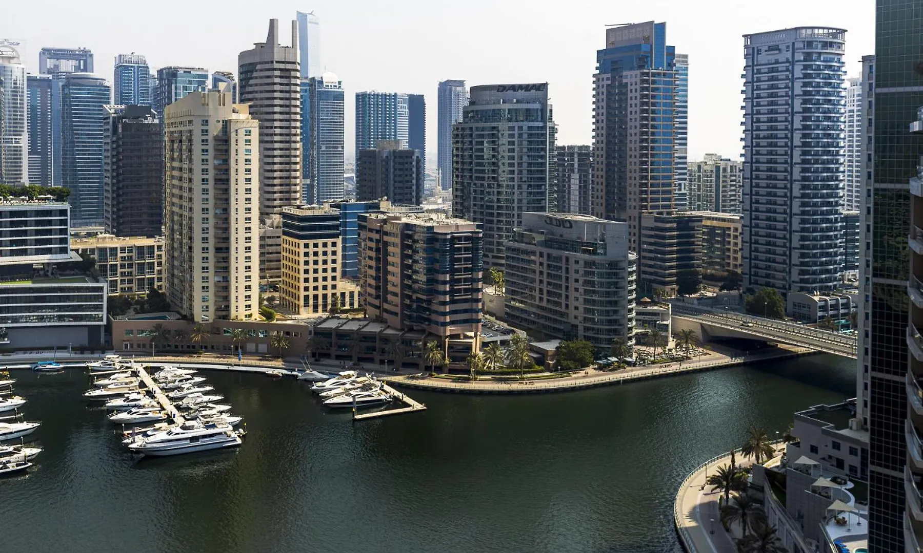 Spacious Modern Apartment In Marina Dubai